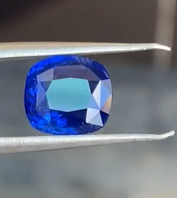 Natural Blue Sapphire 5.05 Ct.