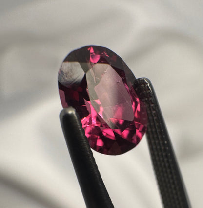 Rhodolite Garnet | Purplish Red |  Oval Cut | 1.635 ct