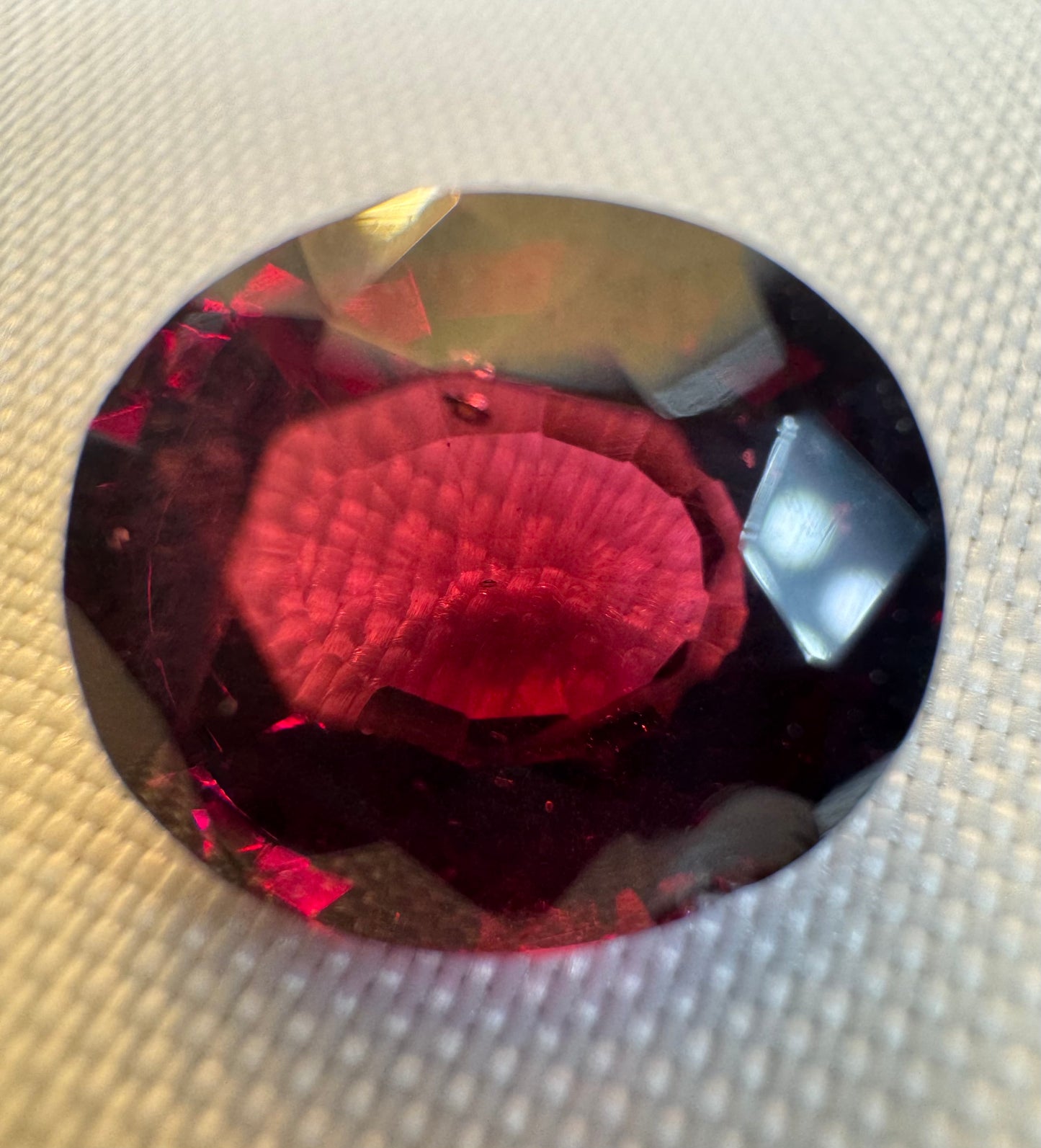 GIA Certified | Natural Pyrope-Almandine Garnet | Red | Oval Cut | 5.420 ct