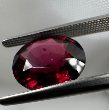 GIA Certified | Natural Pyrope-Almandine Garnet | Red | Oval Cut | 5.420 ct