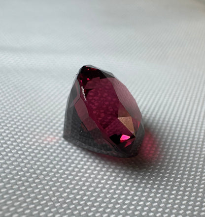 GIA Certified |Natural Pyrope-Almandine Garnet |PurplishRed |Round |8.74 ct