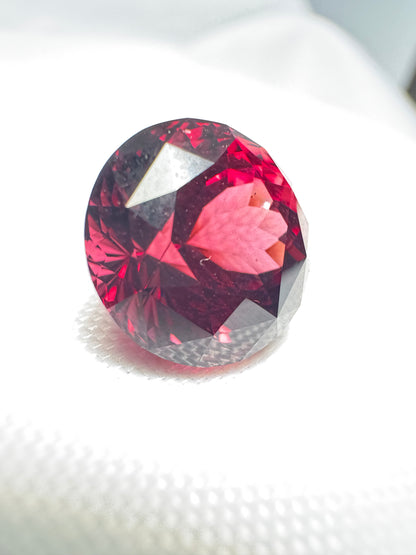 GIA Certified |Natural Pyrope-Almandine Garnet |PurplishRed |Round |8.74 ct