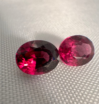 Matching Rhodolite Garnet Pair | Purplish Red | Oval Cut | 4.515 ctw