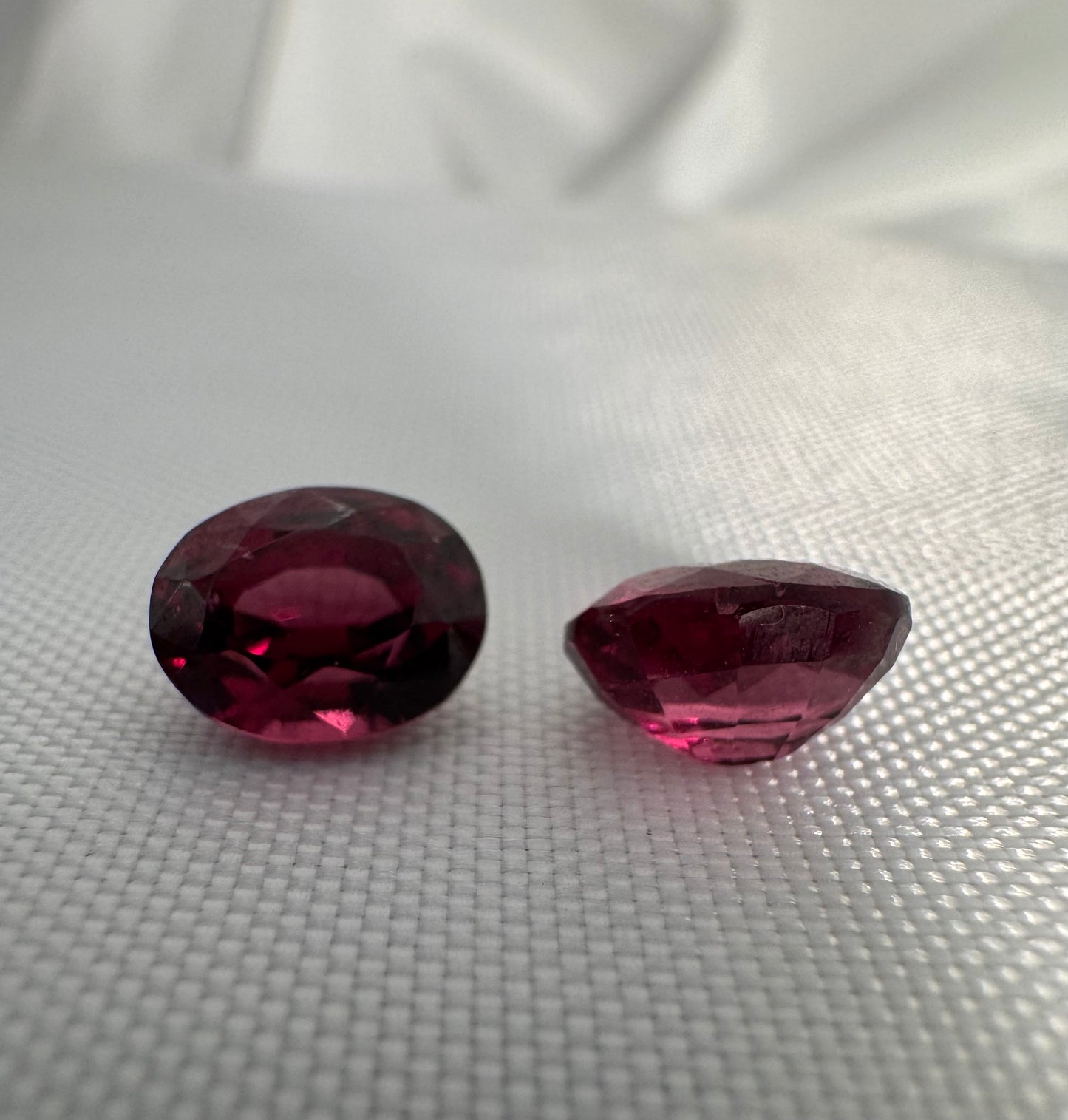 Matching Rhodolite Garnet Pair | Purplish Red | Oval Cut | 4.515 ctw