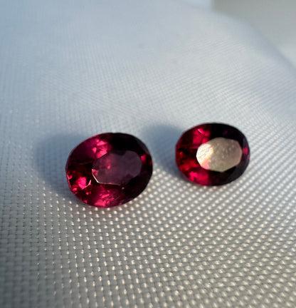 Matching Rhodolite Garnet Pair | Purplish Red | Oval Cut | 4.515 ctw