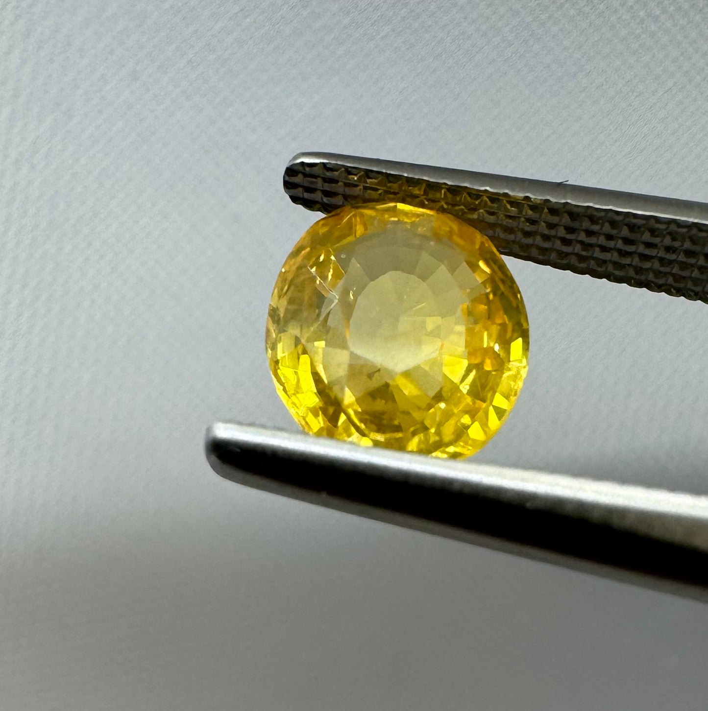 Natural Yellow Sapphire - 1.67ct - Oval Mixed Cut