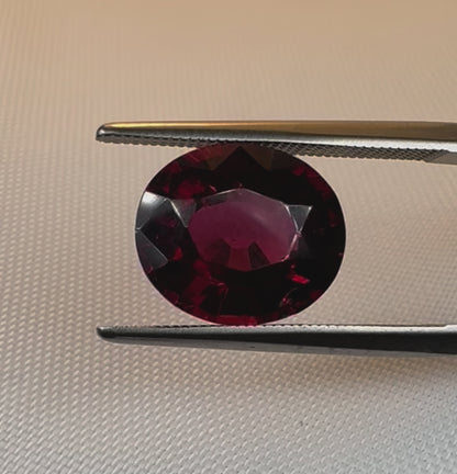 GIA Certified | Natural Pyrope-Almandine Garnet | Red | Oval Cut | 5.420 ct